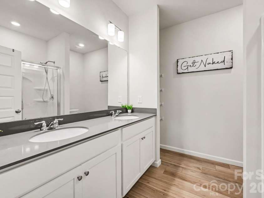 2647 Ruby Dixon Crossing Drive, Gastonia, NC 28056.  MLS# CAR4402211, YatesRealty ID 39475. Primary Bathroom