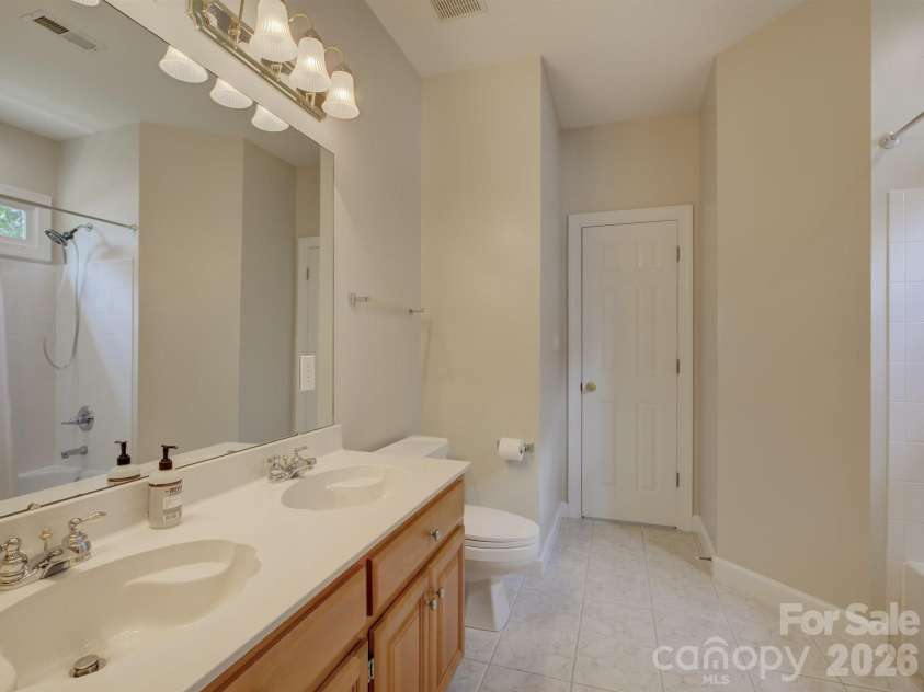 10119 Victoria Mill Court, Charlotte, NC 28277.  MLS# CAR4400701, YatesRealty ID 39478. Second full bath with access from second and third bedrooms