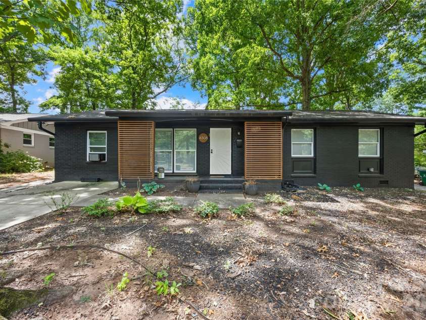 4508 Ivanhoe Place, Charlotte, NC 28205.  MLS# CAR4405275, YatesRealty ID 39479. 