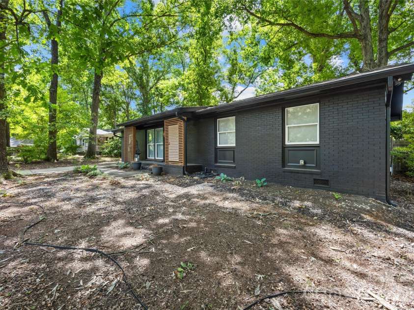 4508 Ivanhoe Place, Charlotte, NC 28205.  MLS# CAR4405275, YatesRealty ID 39479. 
