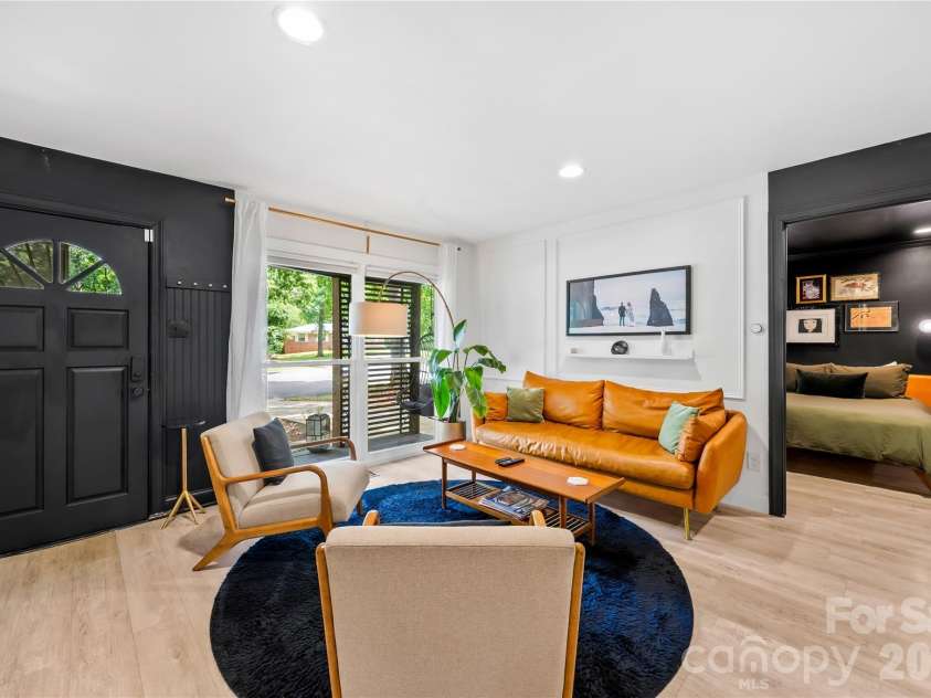 4508 Ivanhoe Place, Charlotte, NC 28205.  MLS# CAR4405275, YatesRealty ID 39479. 