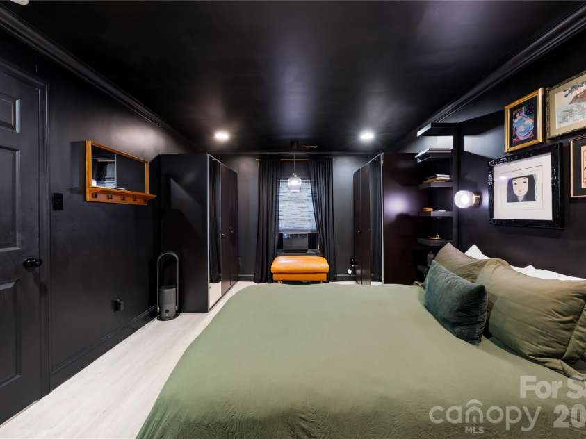 4508 Ivanhoe Place, Charlotte, NC 28205.  MLS# CAR4405275, YatesRealty ID 39479. 