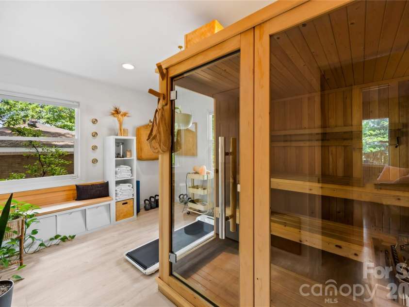 4508 Ivanhoe Place, Charlotte, NC 28205.  MLS# CAR4405275, YatesRealty ID 39479. 