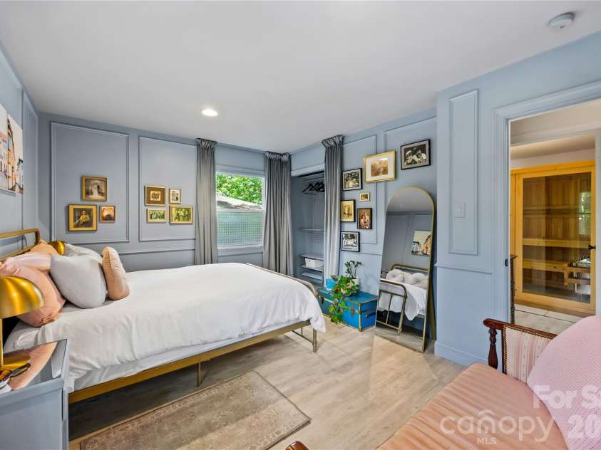 4508 Ivanhoe Place, Charlotte, NC 28205.  MLS# CAR4405275, YatesRealty ID 39479. 