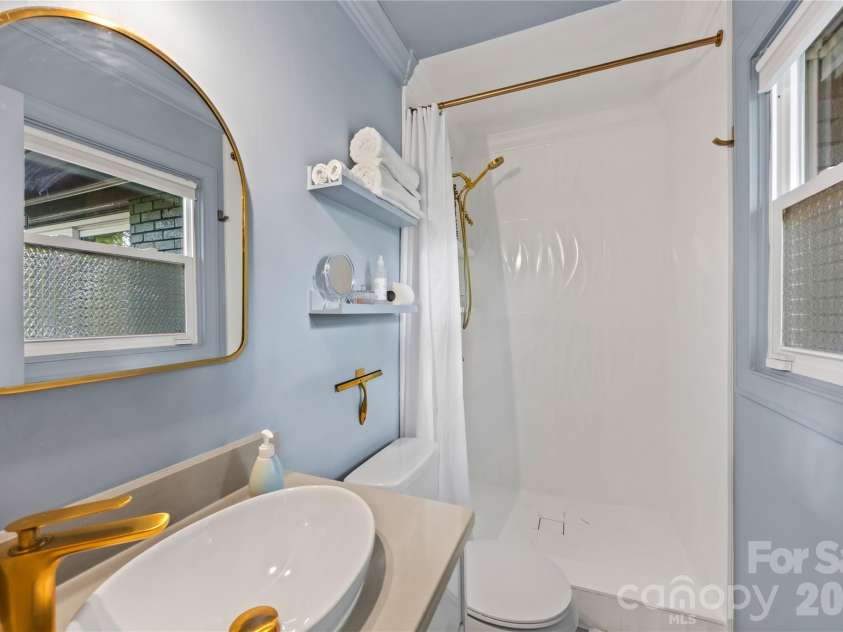 4508 Ivanhoe Place, Charlotte, NC 28205.  MLS# CAR4405275, YatesRealty ID 39479. 