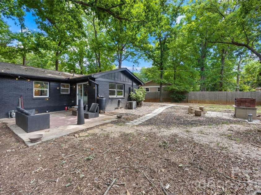4508 Ivanhoe Place, Charlotte, NC 28205.  MLS# CAR4405275, YatesRealty ID 39479. 