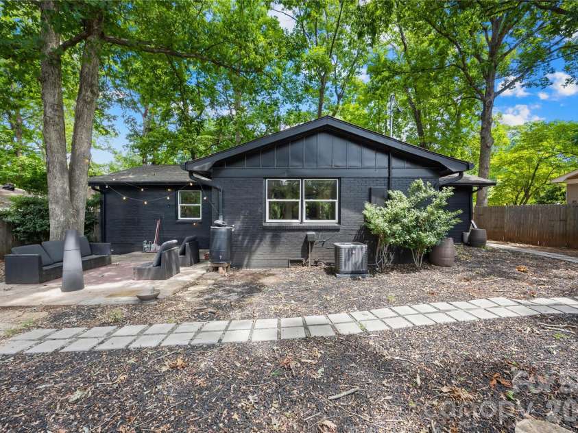 4508 Ivanhoe Place, Charlotte, NC 28205.  MLS# CAR4405275, YatesRealty ID 39479. 