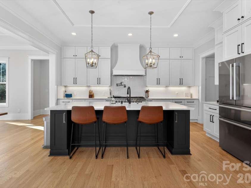 3814 Churchill Road, Charlotte, NC 28211.  MLS# CAR4353269, YatesRealty ID 3948. 