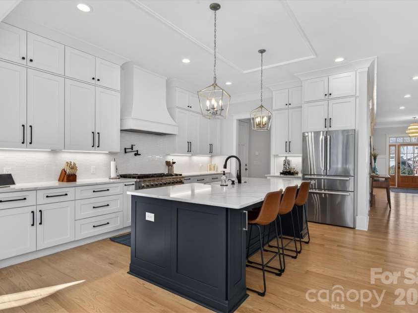 3814 Churchill Road, Charlotte, NC 28211.  MLS# CAR4353269, YatesRealty ID 3948. 