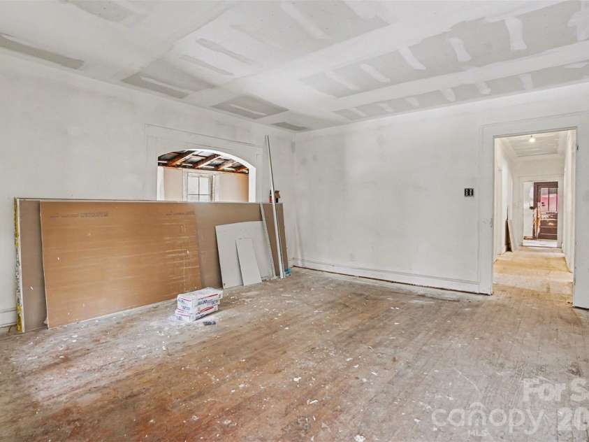 540 Halifax Street, Mount Pleasant, NC 28124.  MLS# CAR4343242, YatesRealty ID 3948. Living room