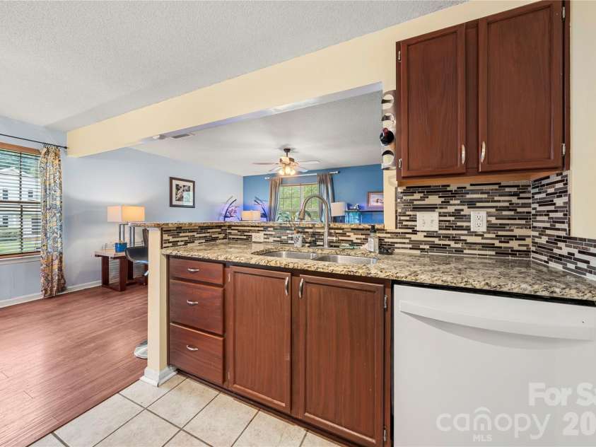 1623 Elk Creek Court, Charlotte, NC 28214.  MLS# CAR4404791, YatesRealty ID 39480. 