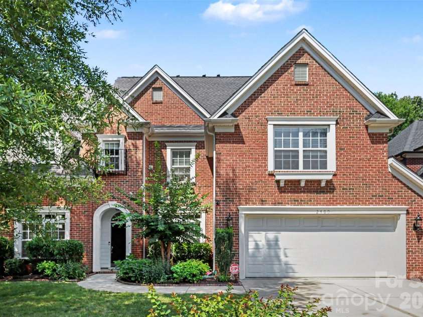 2400 River Oaks Drive, Waxhaw, NC 28173.  MLS# CAR4405322, YatesRealty ID 39481. 