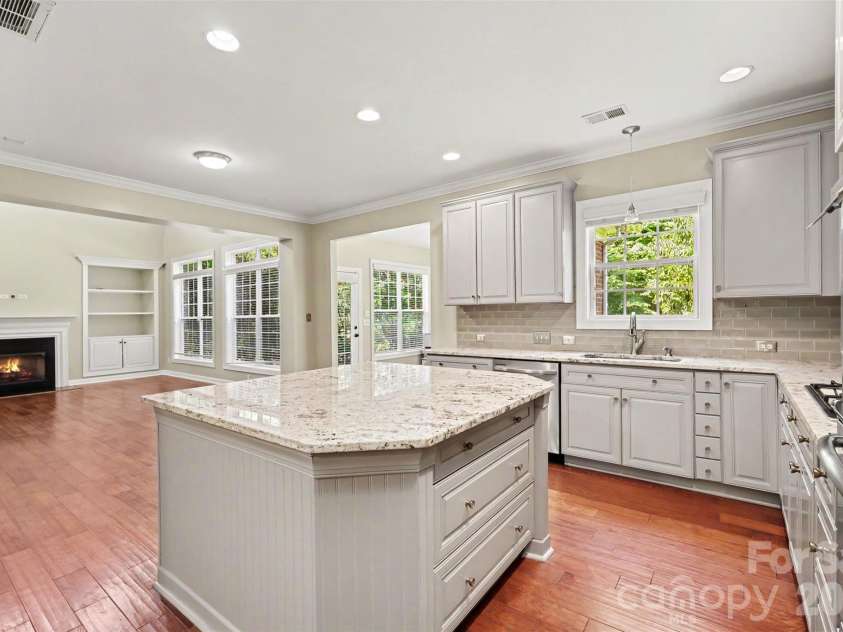 2400 River Oaks Drive, Waxhaw, NC 28173.  MLS# CAR4405322, YatesRealty ID 39481. 