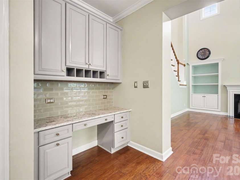 2400 River Oaks Drive, Waxhaw, NC 28173.  MLS# CAR4405322, YatesRealty ID 39481. 