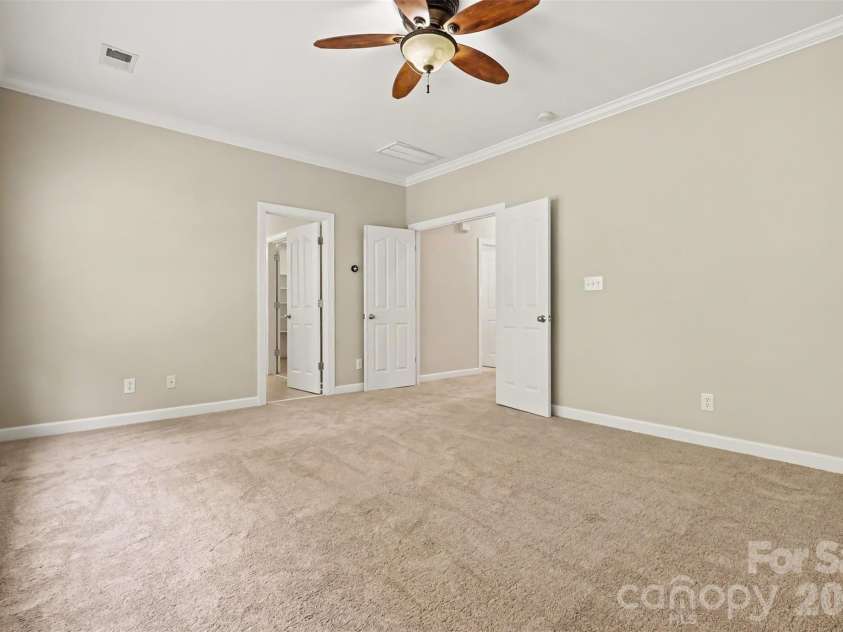 2400 River Oaks Drive, Waxhaw, NC 28173.  MLS# CAR4405322, YatesRealty ID 39481. 