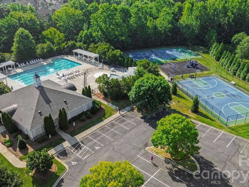 2400 River Oaks Drive, Waxhaw, NC 28173.  MLS# CAR4405322, YatesRealty ID 39481. 