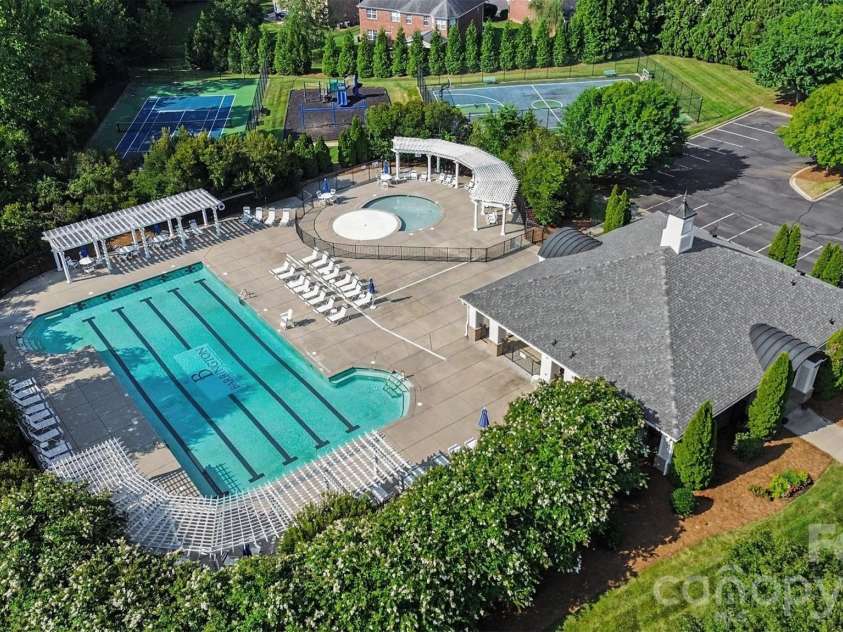 2400 River Oaks Drive, Waxhaw, NC 28173.  MLS# CAR4405322, YatesRealty ID 39481. 