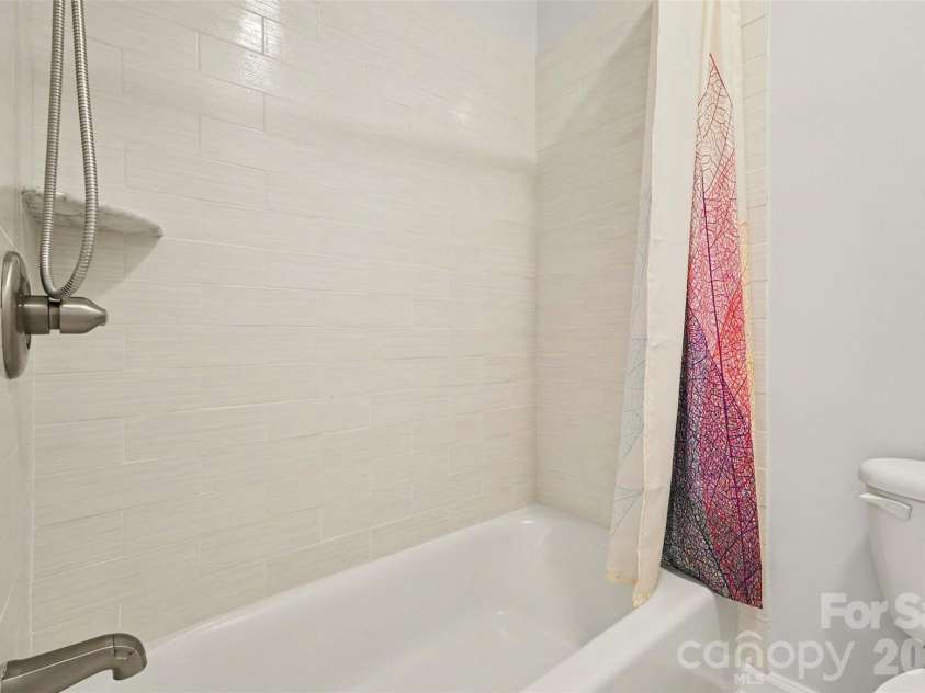 2400 River Oaks Drive, Waxhaw, NC 28173.  MLS# CAR4405322, YatesRealty ID 39481. Secondary bathroom