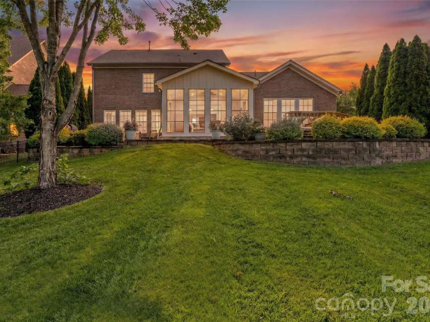 914 Oleander Lane, Waxhaw, NC 28173.  MLS# CAR4404895, YatesRealty ID 39484. 
