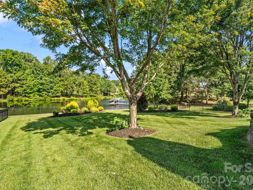 914 Oleander Lane, Waxhaw, NC 28173.  MLS# CAR4404895, YatesRealty ID 39484. 