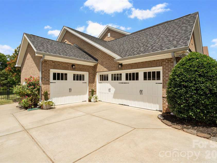 914 Oleander Lane, Waxhaw, NC 28173.  MLS# CAR4404895, YatesRealty ID 39484. 