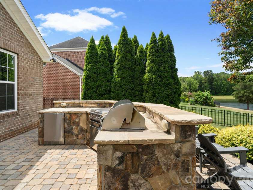 914 Oleander Lane, Waxhaw, NC 28173.  MLS# CAR4404895, YatesRealty ID 39484. 