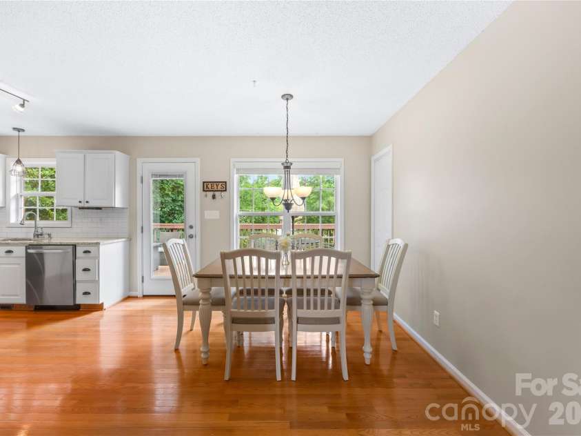 321 Kilmer Lane, Mooresville, NC 28115.  MLS# CAR4405643, YatesRealty ID 39485. Dining area adjacent kitchen
