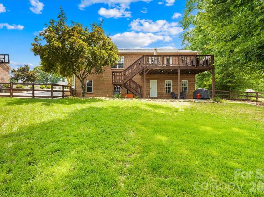 321 Kilmer Lane, Mooresville, NC 28115.  MLS# CAR4405643, YatesRealty ID 39485. Sodded yard