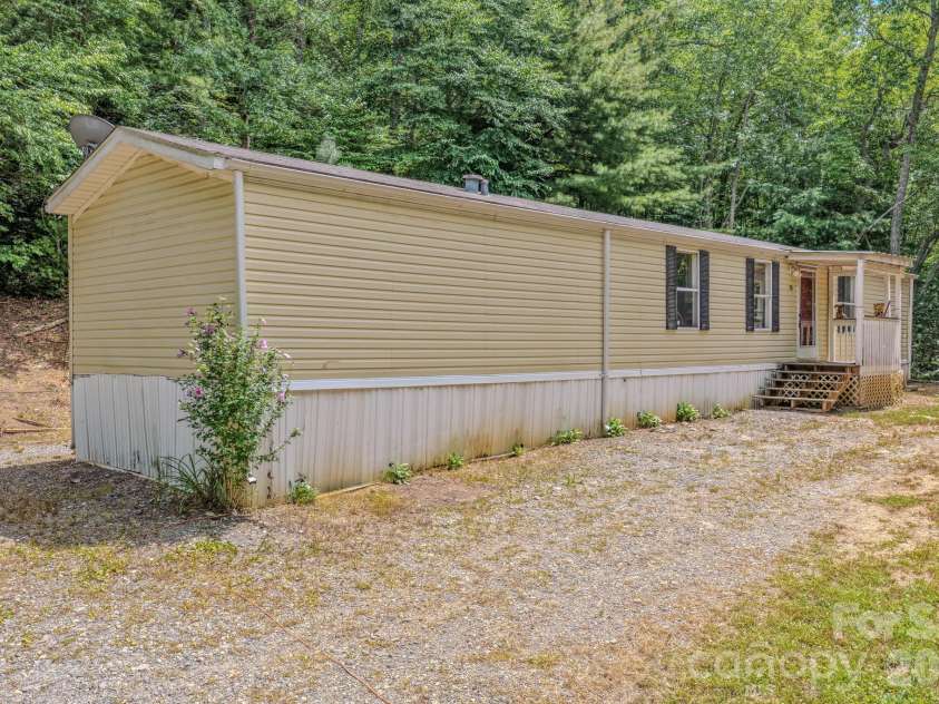 23 Tom Worley Road, Leicester, NC 28748.  MLS# CAR4406985, YatesRealty ID 39486. 