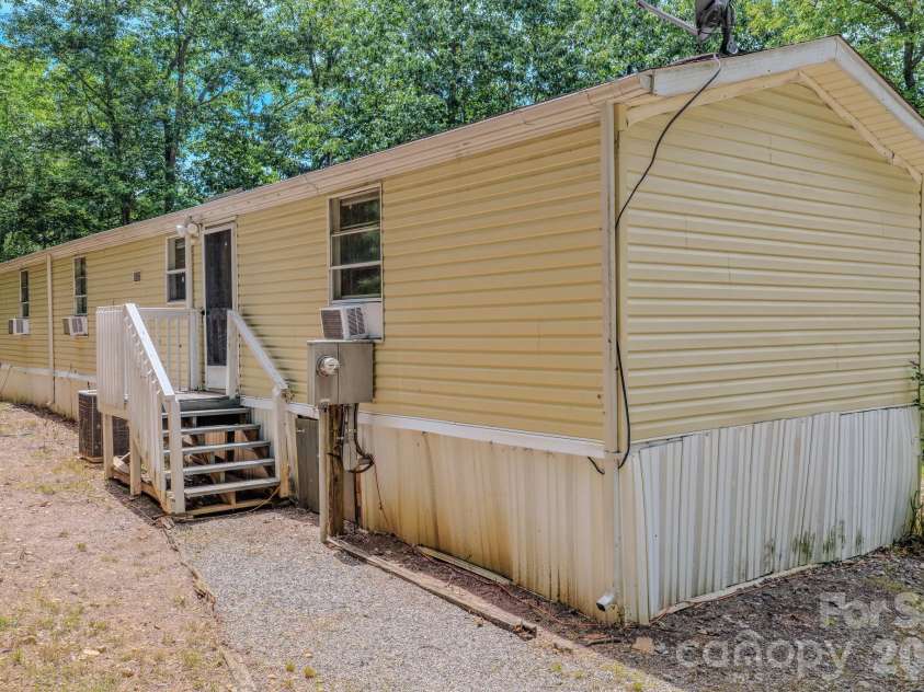 23 Tom Worley Road, Leicester, NC 28748.  MLS# CAR4406985, YatesRealty ID 39486. 