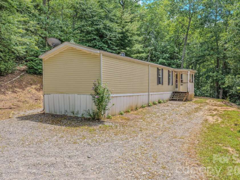 23 Tom Worley Road, Leicester, NC 28748.  MLS# CAR4406985, YatesRealty ID 39486. 