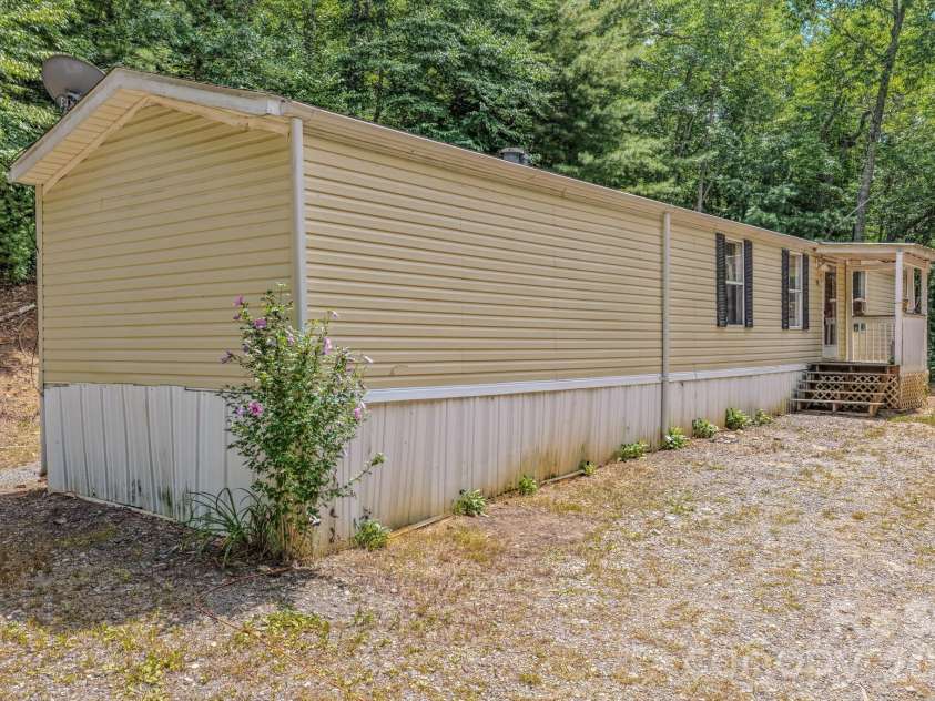 23 Tom Worley Road, Leicester, NC 28748.  MLS# CAR4406985, YatesRealty ID 39486. 