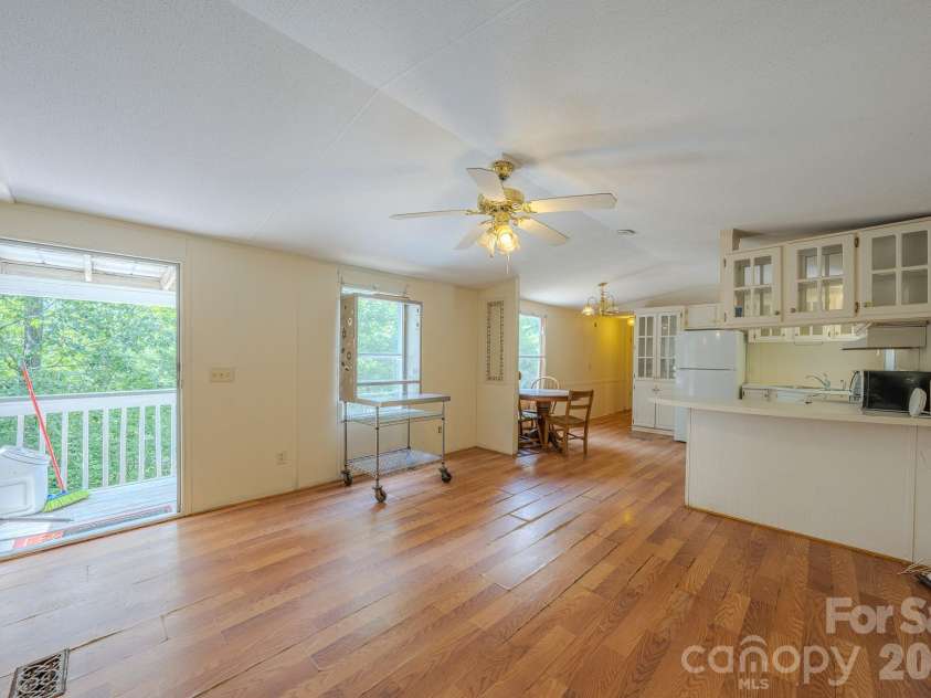 23 Tom Worley Road, Leicester, NC 28748.  MLS# CAR4406985, YatesRealty ID 39486. 