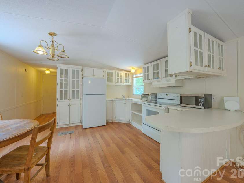 23 Tom Worley Road, Leicester, NC 28748.  MLS# CAR4406985, YatesRealty ID 39486. 