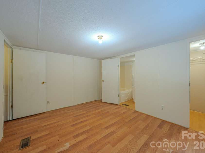 23 Tom Worley Road, Leicester, NC 28748.  MLS# CAR4406985, YatesRealty ID 39486. 