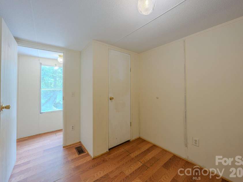 23 Tom Worley Road, Leicester, NC 28748.  MLS# CAR4406985, YatesRealty ID 39486. 