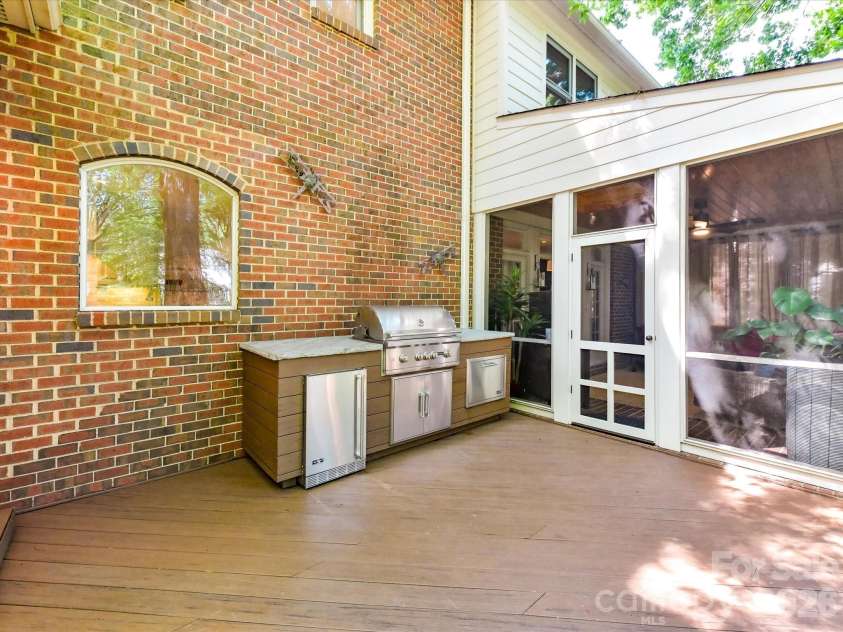 2630 Alanby Lane, Charlotte, NC 28270.  MLS# CAR4404061, YatesRealty ID 39487. 