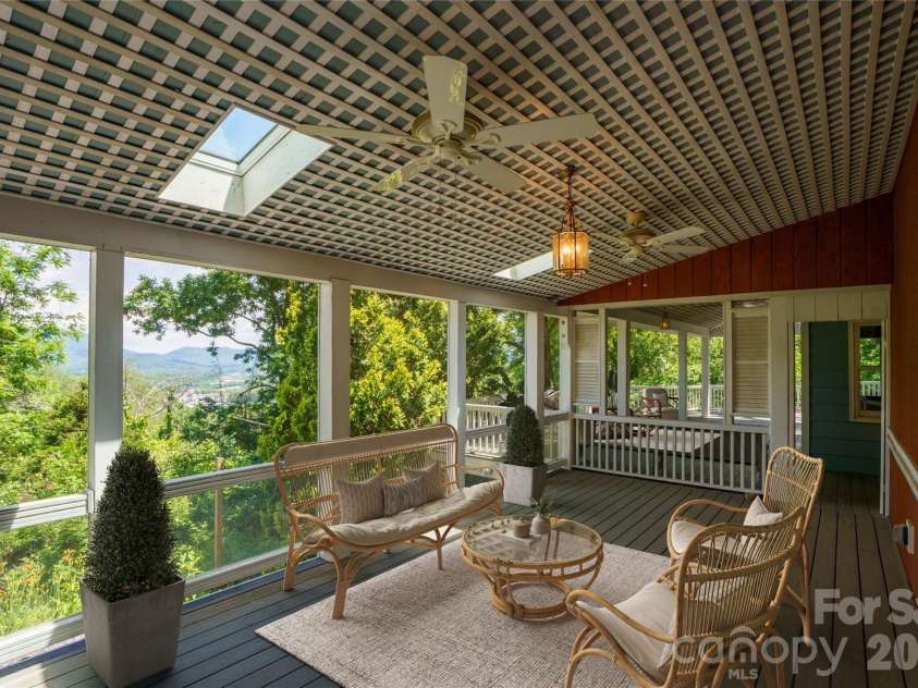 32 Delano Road, Asheville, NC 28805.  MLS# CAR4385729, YatesRealty ID 39488. 
