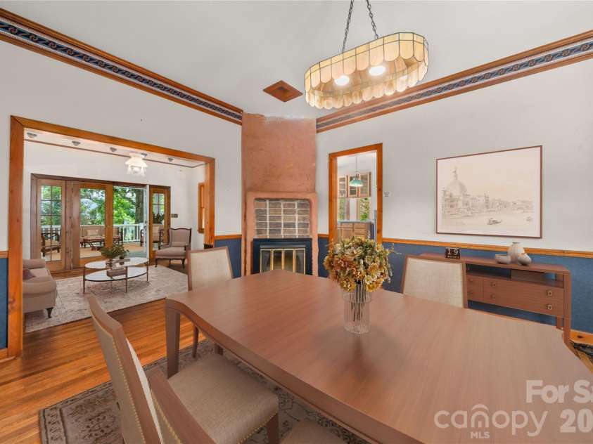 32 Delano Road, Asheville, NC 28805.  MLS# CAR4385729, YatesRealty ID 39488. 