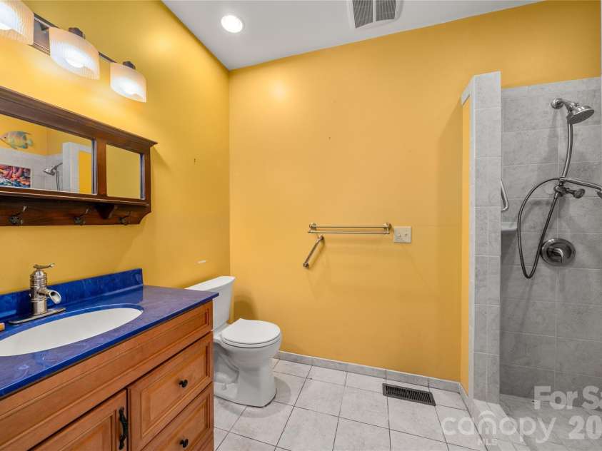 32 Delano Road, Asheville, NC 28805.  MLS# CAR4385729, YatesRealty ID 39488. 