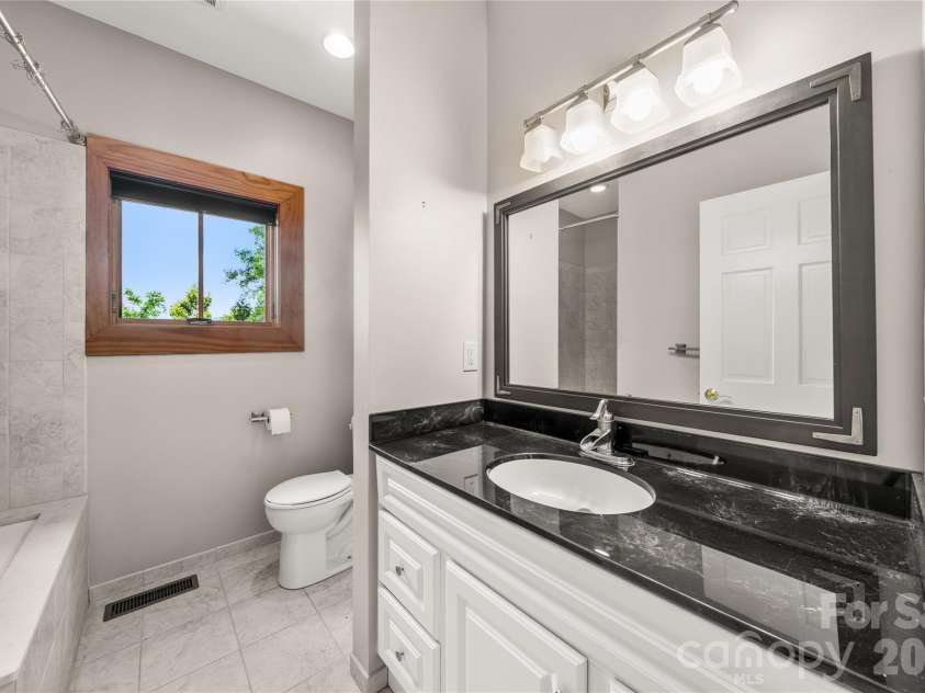 32 Delano Road, Asheville, NC 28805.  MLS# CAR4385729, YatesRealty ID 39488. 