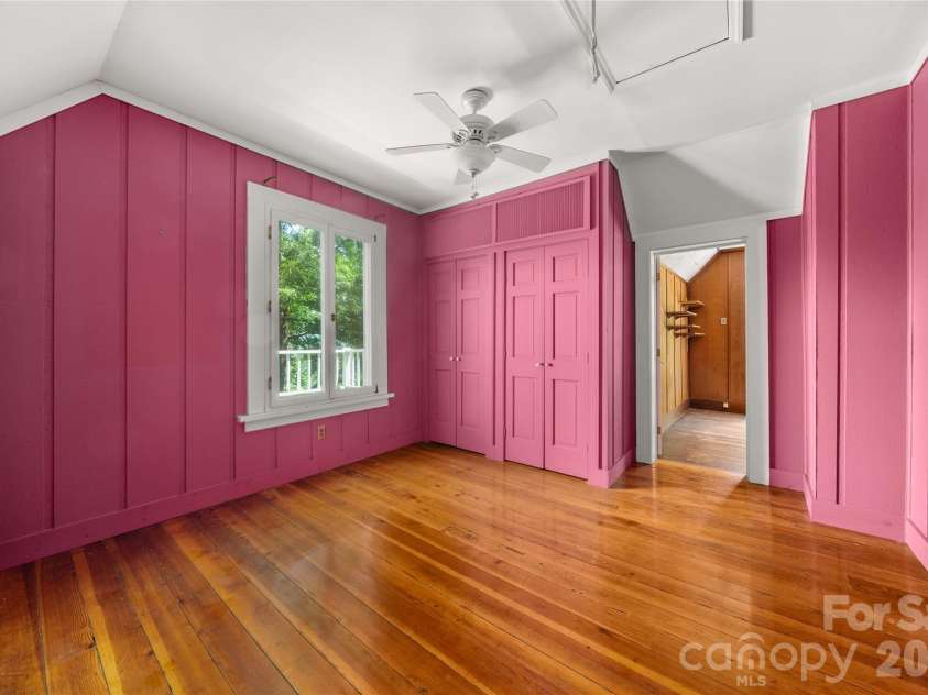 32 Delano Road, Asheville, NC 28805.  MLS# CAR4385729, YatesRealty ID 39488. 