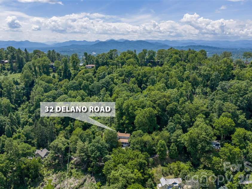 32 Delano Road, Asheville, NC 28805.  MLS# CAR4385729, YatesRealty ID 39488. 