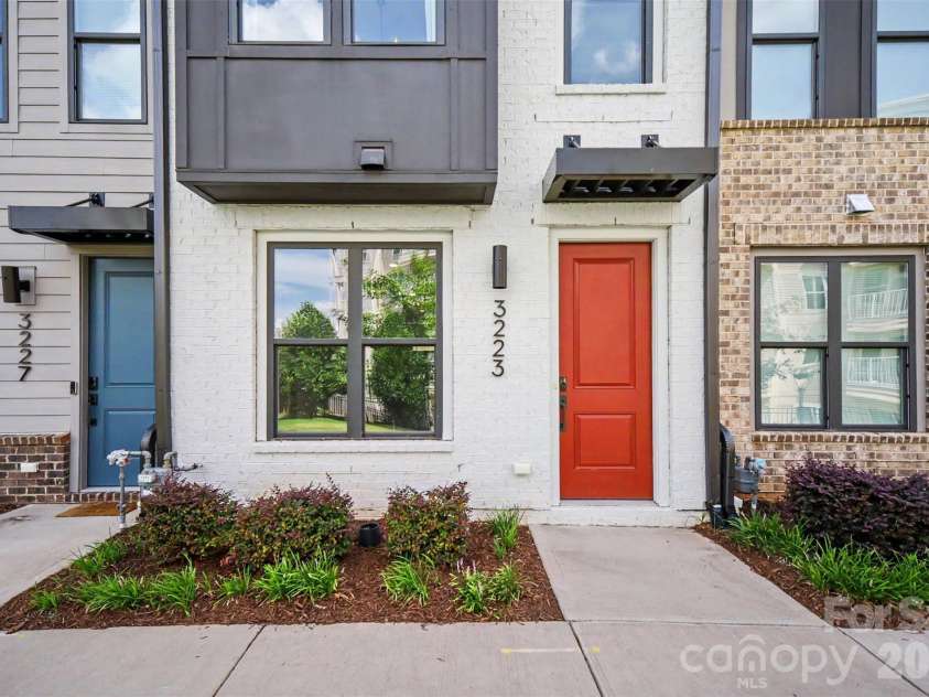 3223 Beans Boulevard, Charlotte, NC 28203.  MLS# CAR4407007, YatesRealty ID 39489. 