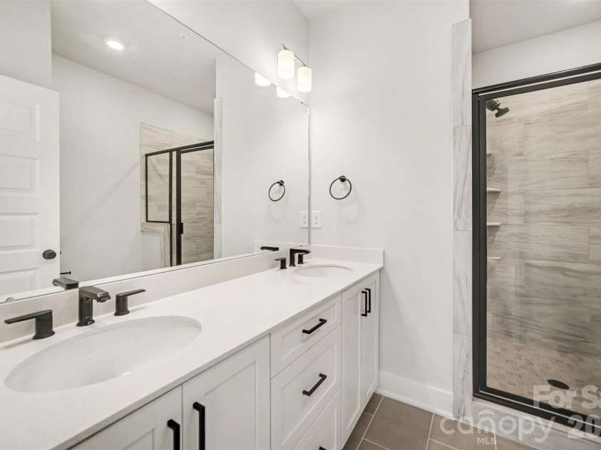 3223 Beans Boulevard, Charlotte, NC 28203.  MLS# CAR4407007, YatesRealty ID 39489. 