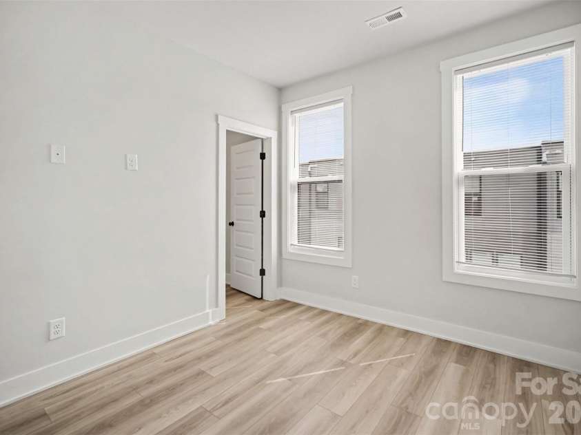 3223 Beans Boulevard, Charlotte, NC 28203.  MLS# CAR4407007, YatesRealty ID 39489. 