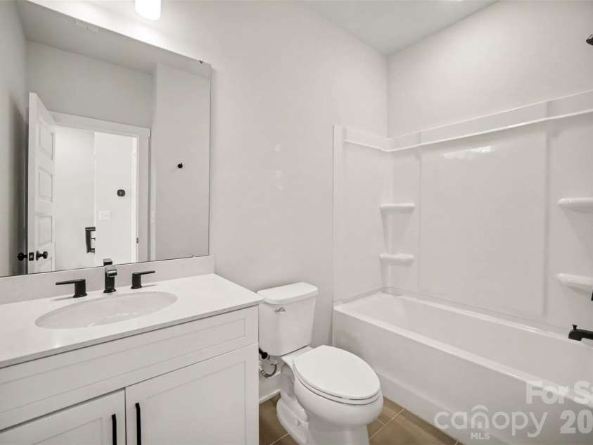 3223 Beans Boulevard, Charlotte, NC 28203.  MLS# CAR4407007, YatesRealty ID 39489. 