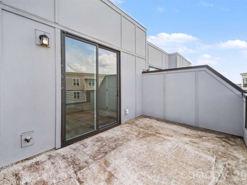 3223 Beans Boulevard, Charlotte, NC 28203.  MLS# CAR4407007, YatesRealty ID 39489. 