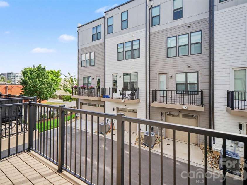 3223 Beans Boulevard, Charlotte, NC 28203.  MLS# CAR4407007, YatesRealty ID 39489. 