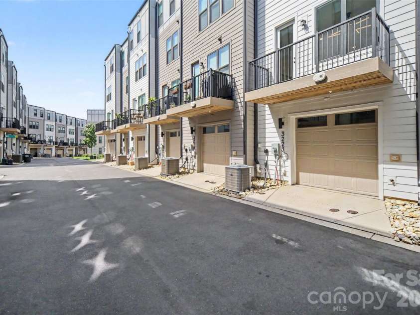 3223 Beans Boulevard, Charlotte, NC 28203.  MLS# CAR4407007, YatesRealty ID 39489. 